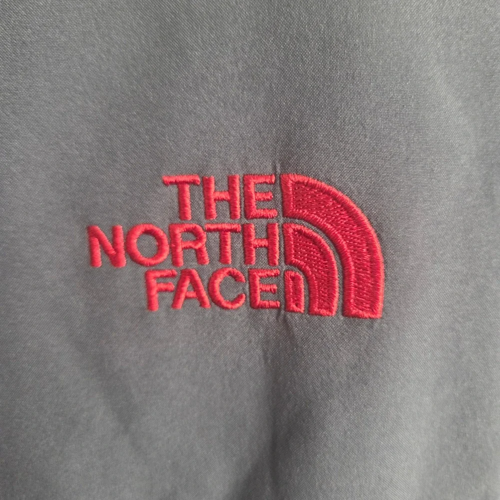 The North Face Mens XL Grey Black Red Full Zip Softshell Jacket Mock Neck Logo